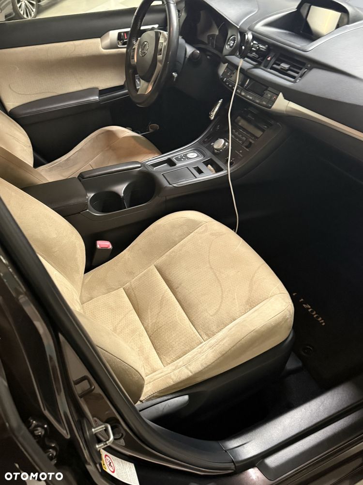 Lexus CT - 4