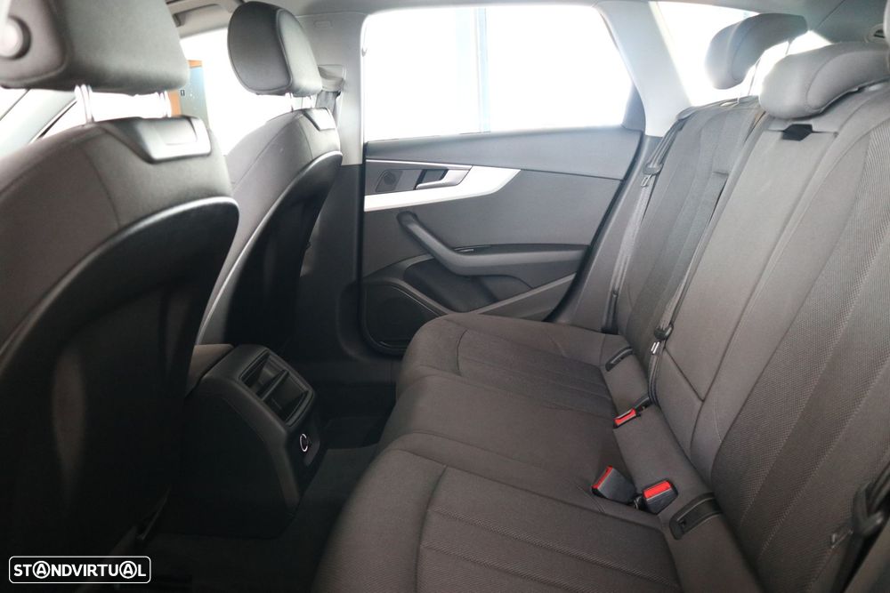 Audi A4 Avant 2.0 TDI S tronic - 11