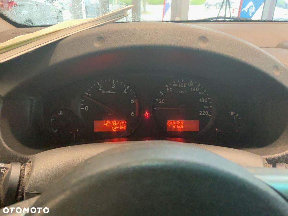 Nissan Navara SE - 9