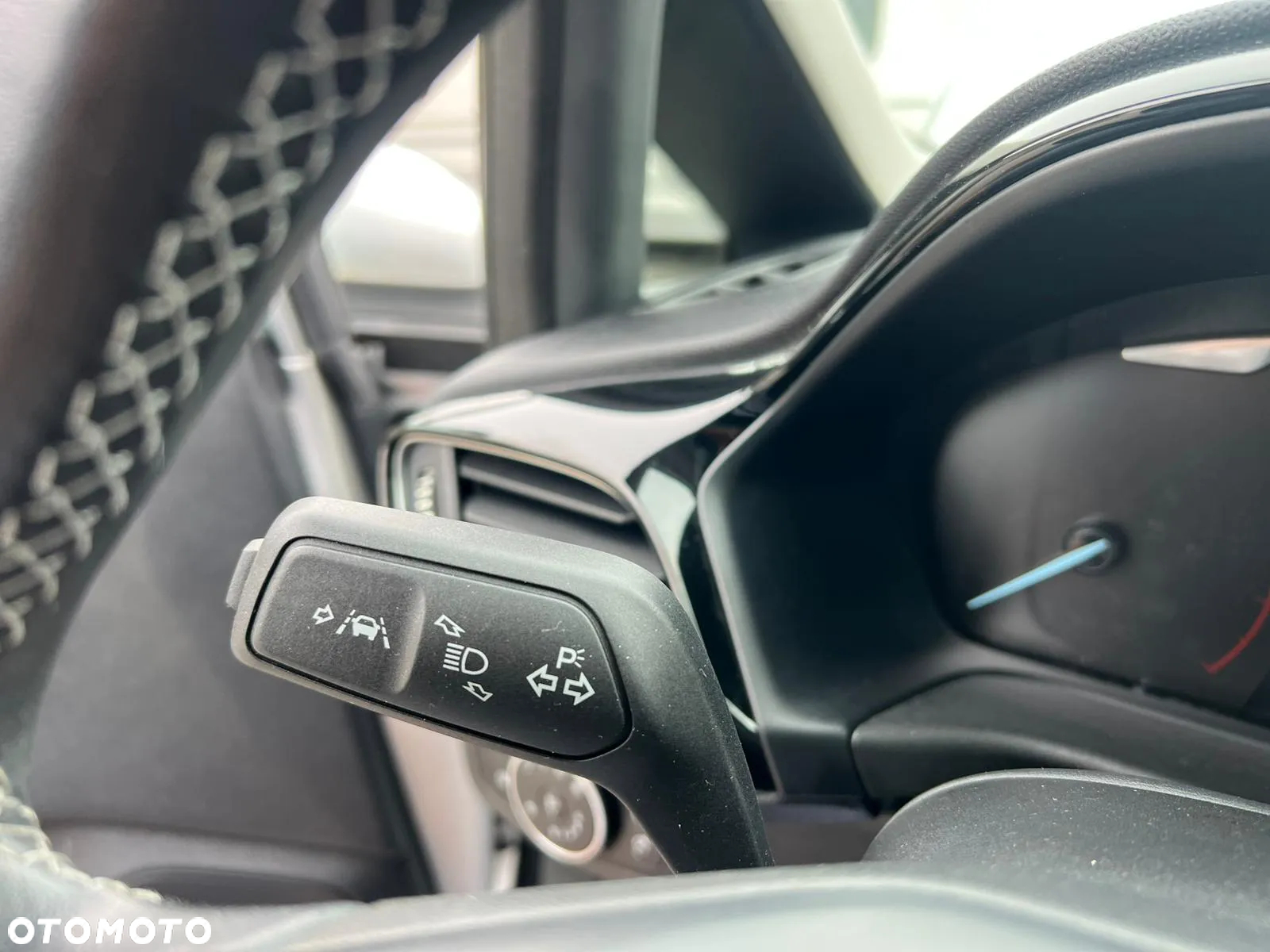 Ford Fiesta 1.0 EcoBoost S&S TITANIUM - 16