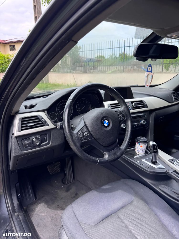 BMW Seria 3 318d Aut. Luxury Line - 14
