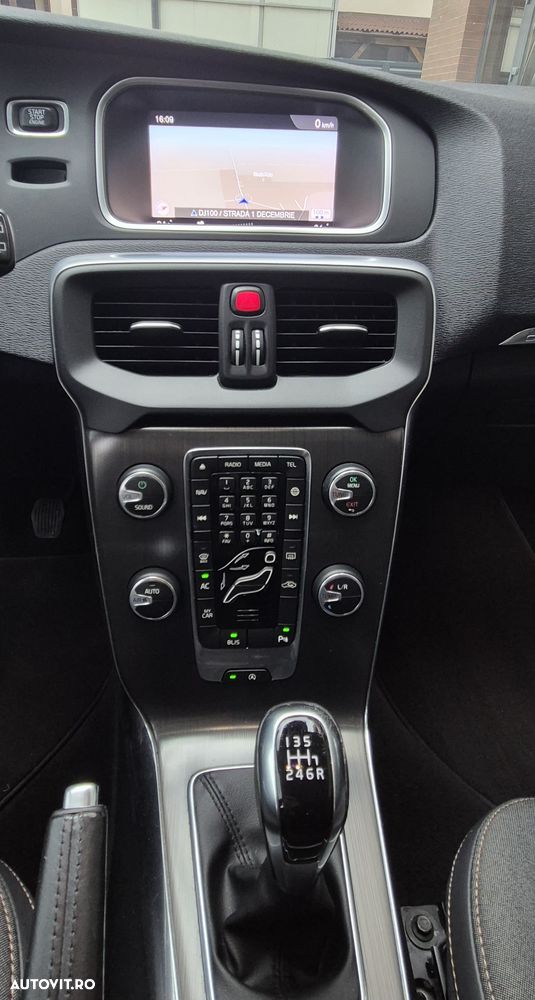 Volvo V40 D3 - 26
