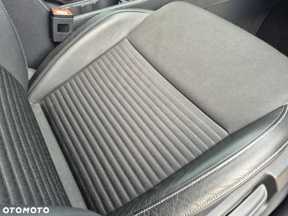 Skoda Octavia 2.0 TDI RS DSG - 6