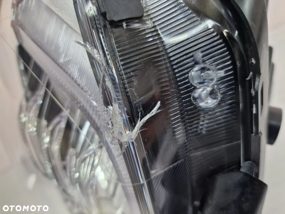 KIA STONIC 17- LEWA LAMPA PRZEDNIA PRZÓD SOCZEWKA + LED , NR 92101-H8 , NR AUKCJI LA645 - 10