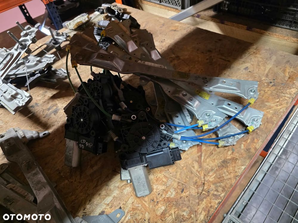 OPEL CORSA D 5D PODNOŚNIK SZYBY PRZEDNI PRAWY - 1