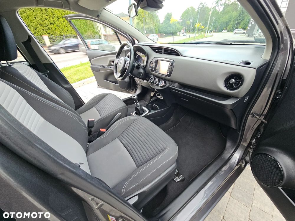 Toyota Yaris 1.5 Premium - 14