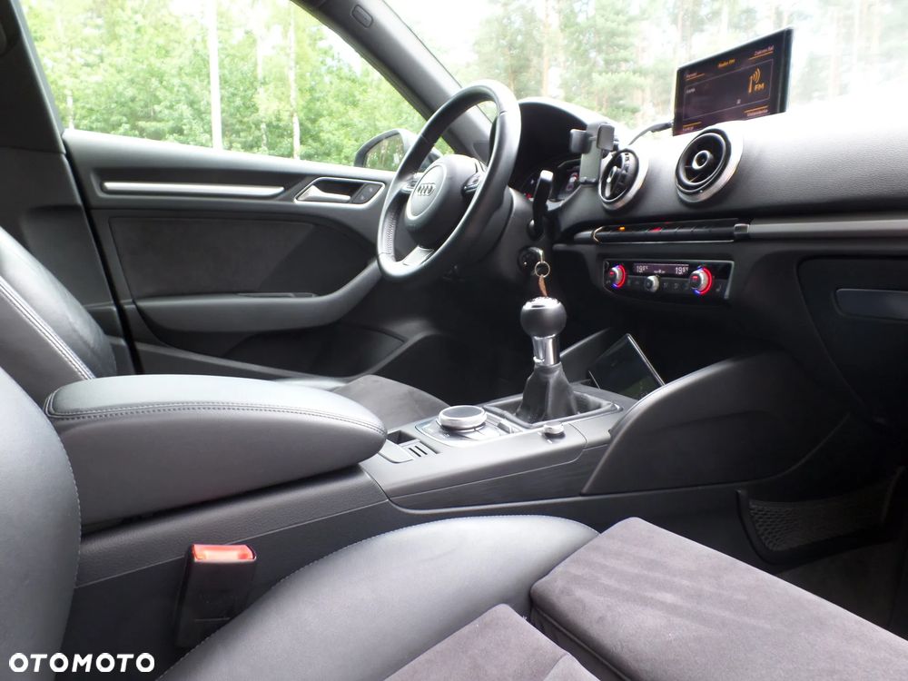 Audi A3 Sportback 2.0 TDI Ambiente - 27