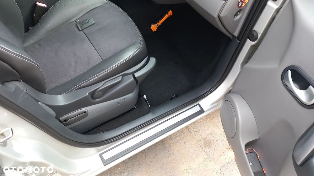 Renault Scenic 1.6 16V Authentique Euro5 - 31