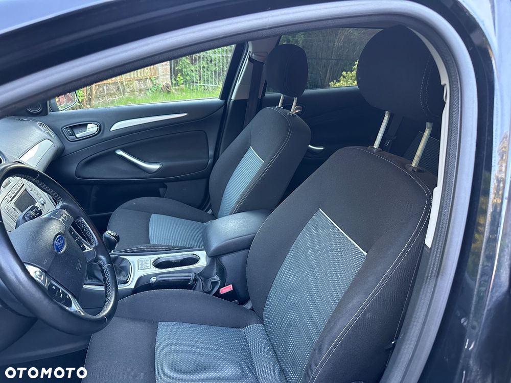 Ford Mondeo - 8
