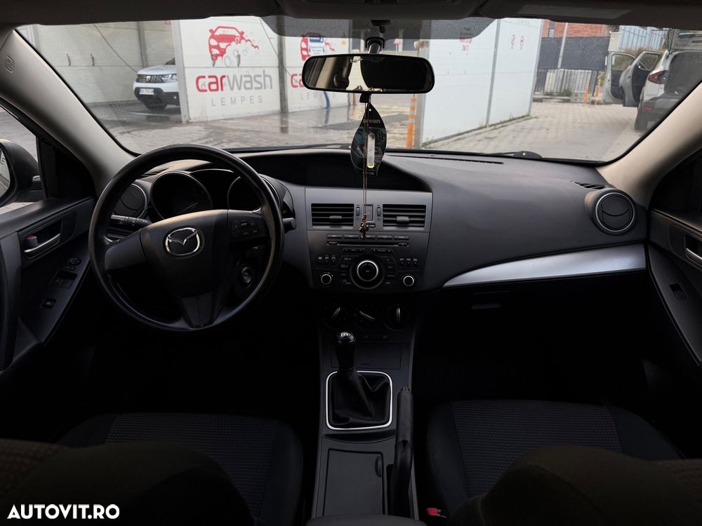 Mazda 3 1.6i CE - 11