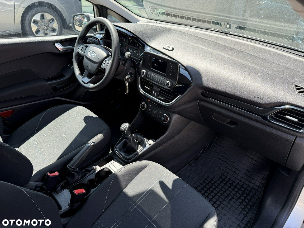 Ford Fiesta - 12