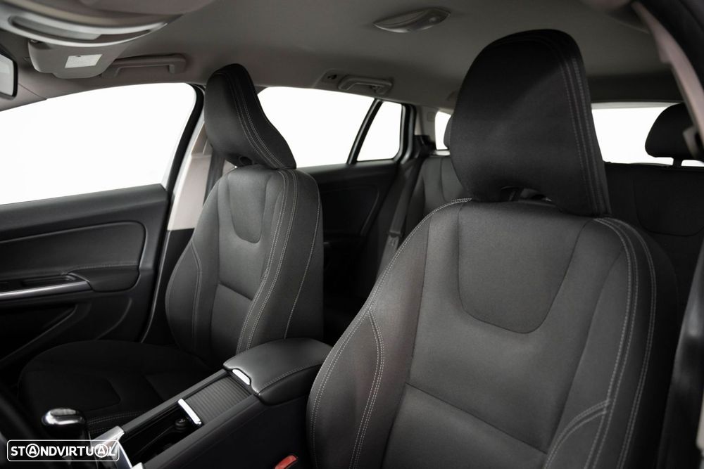 Volvo V60 2.0 D4 Kinetic - 9