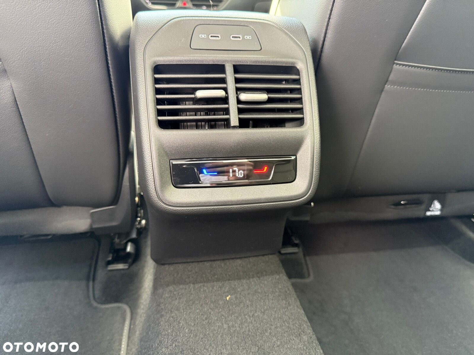 Volkswagen Passat - 14