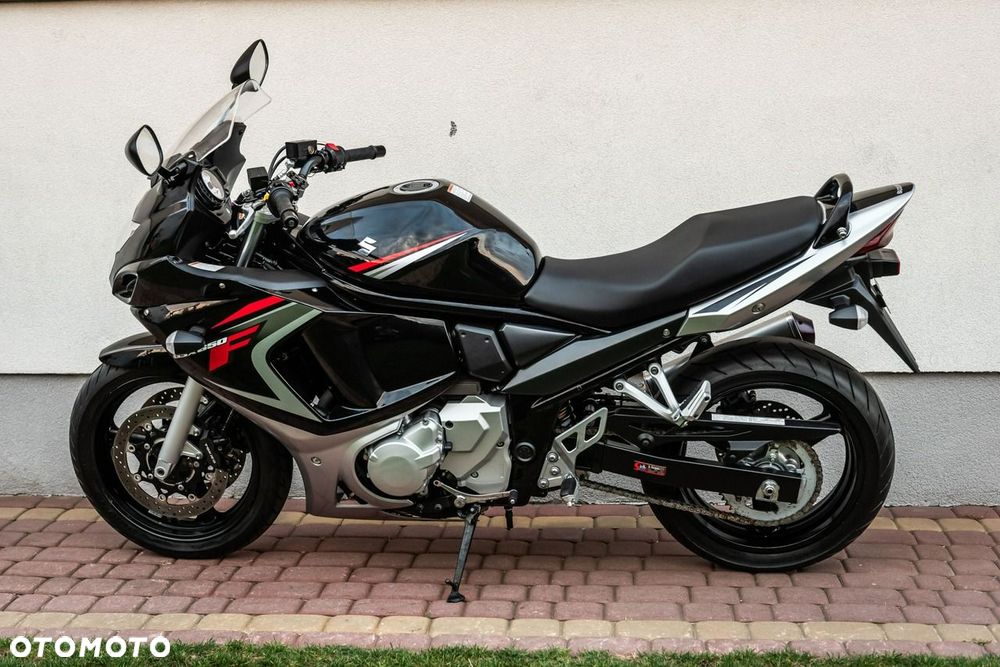 Suzuki GSX - 10