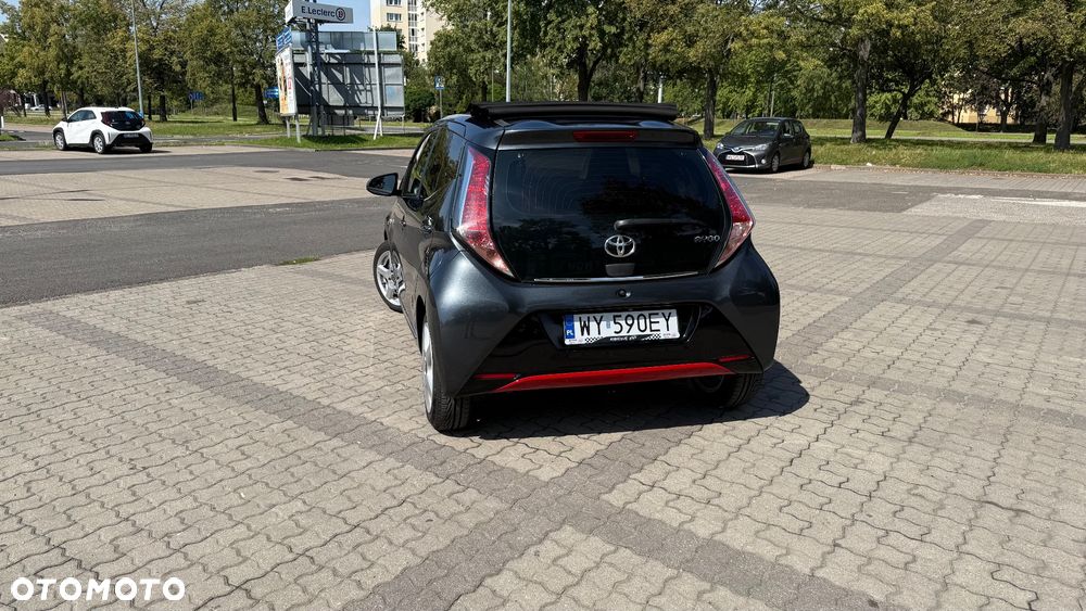 Toyota Aygo x-wave - 9