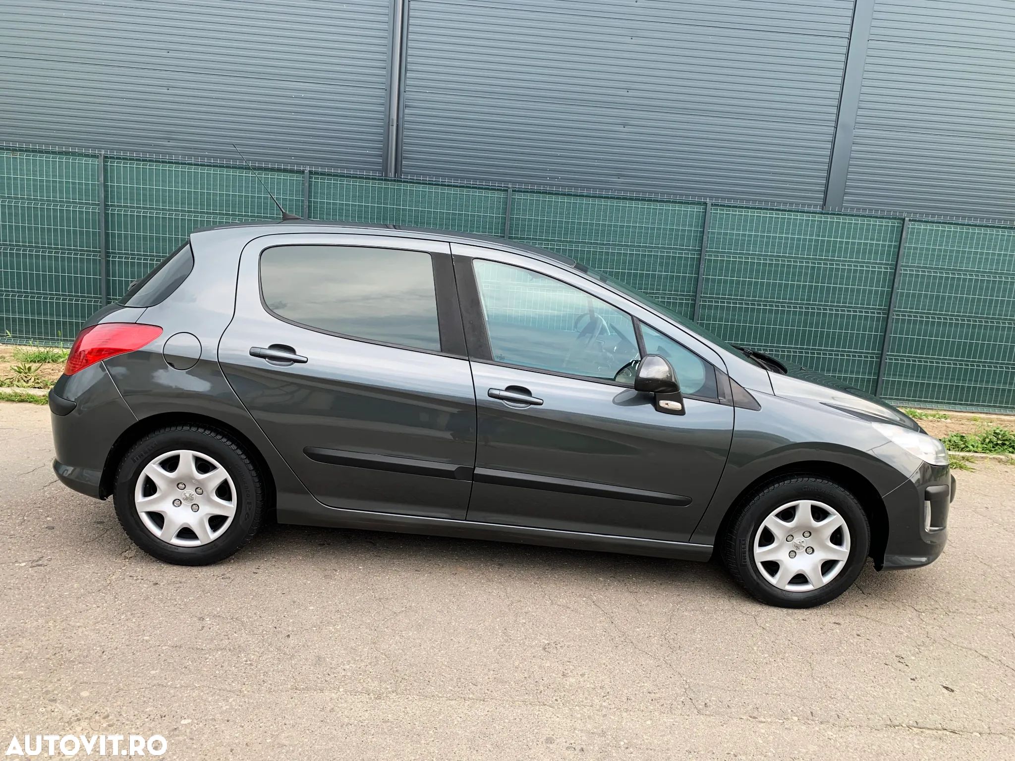Peugeot 308 1.6HDi Confort Pack - 1