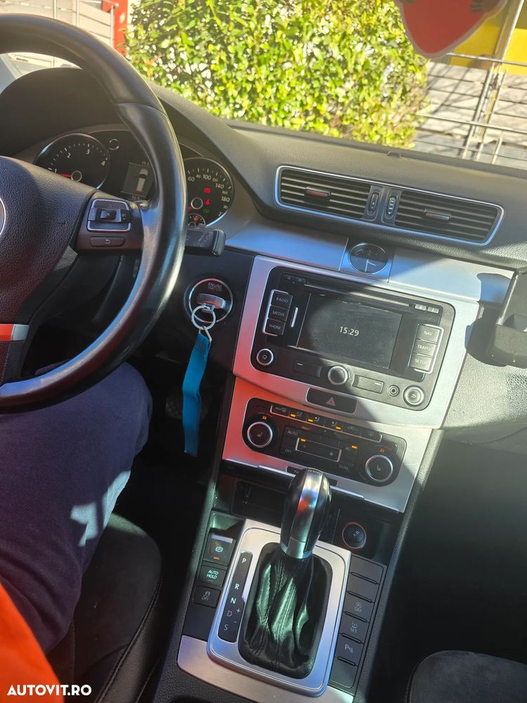 Volkswagen Passat 2.0 TDI BlueMotion Tehnology DSG Highline - 9