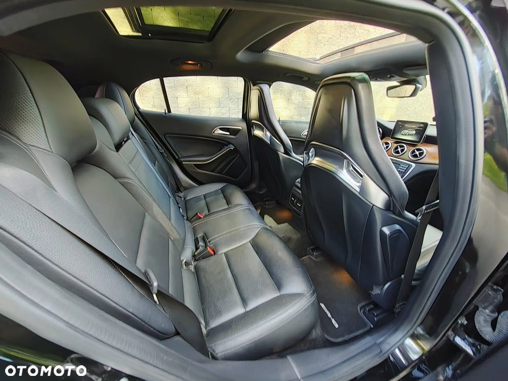 Mercedes-Benz GLA AMG 45 4-Matic - 14