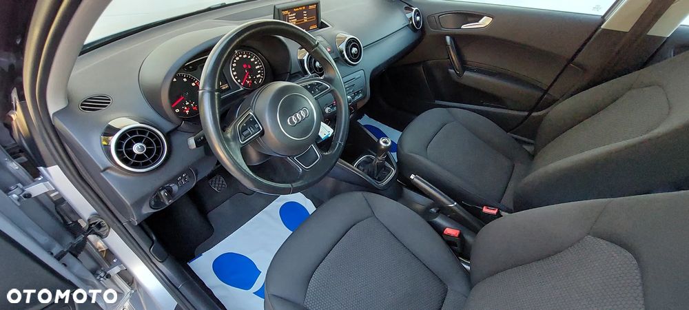 Audi A1 Sportback 1.2 TFSI S line Sportpaket - 19