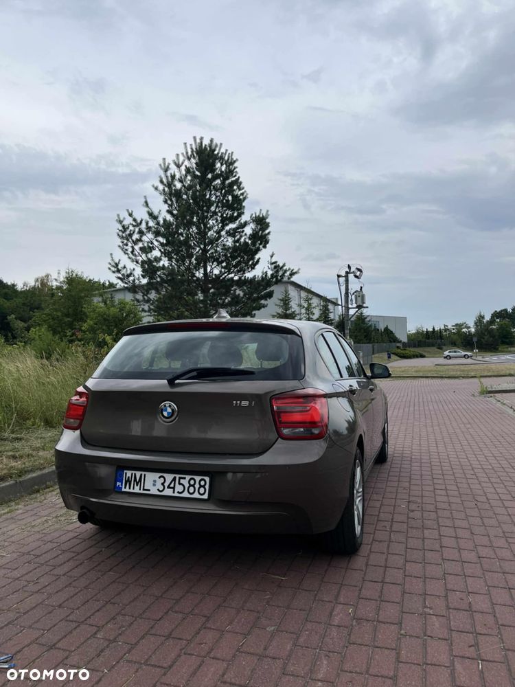 BMW Seria 1 116i - 13