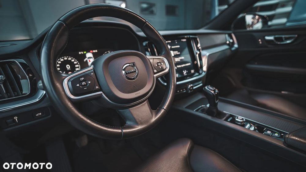 Volvo V60 D3 Momentum - 38