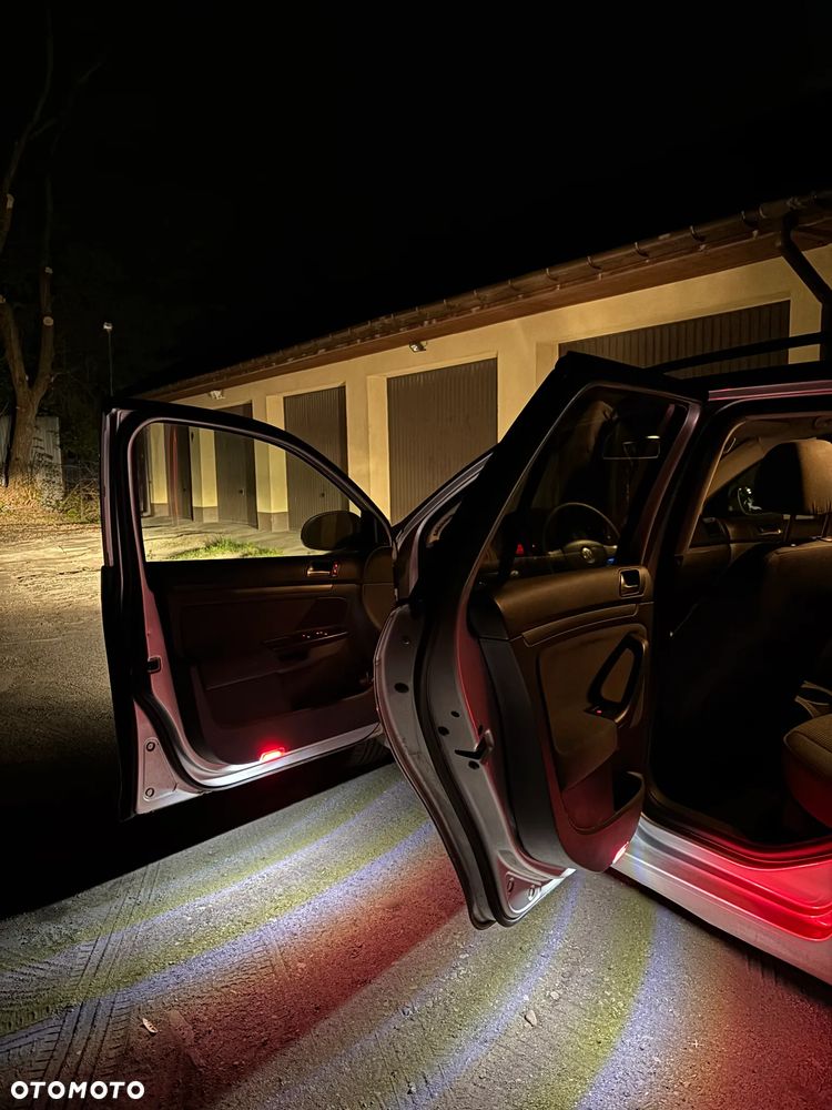Volkswagen Golf 1.9 TDI Trendline - 24