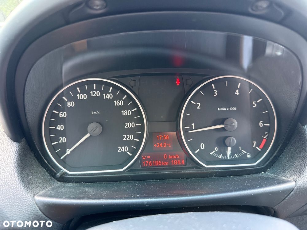 BMW Seria 1 116i - 11