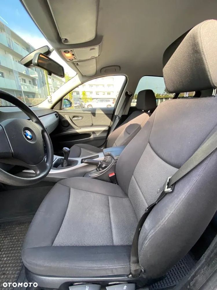 BMW Seria 3 320i - 10