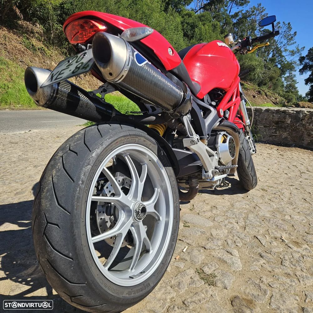 Ducati Monster 1100 - 1