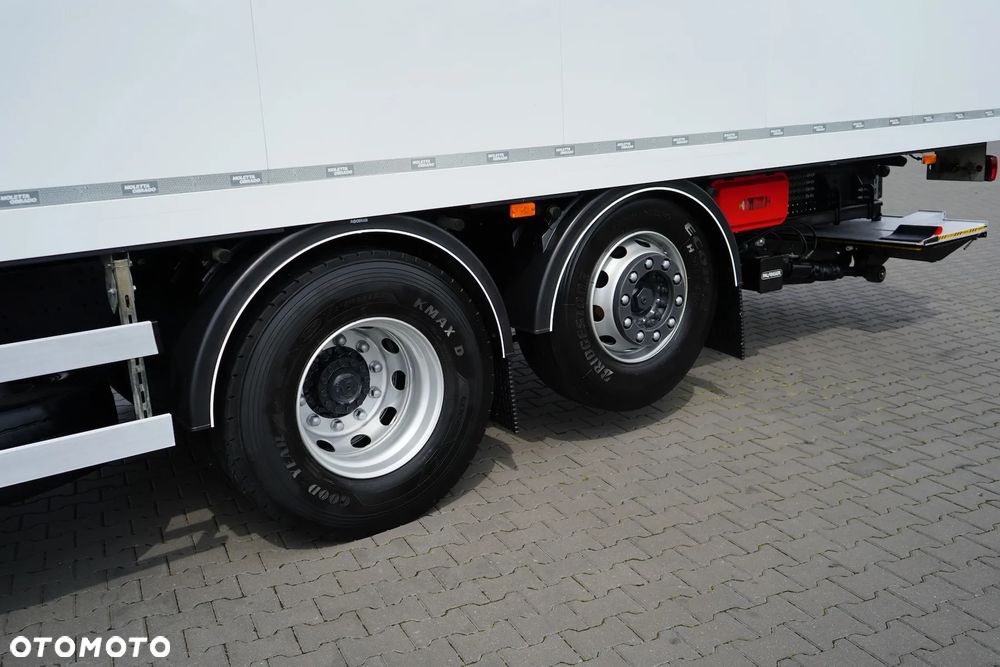 Iveco / S-WAY / 420 / E 6 / KONTENER + WINDA / 22 PALETY / RETARDER / OŚ SKRĘTNA / ROLETA - 30