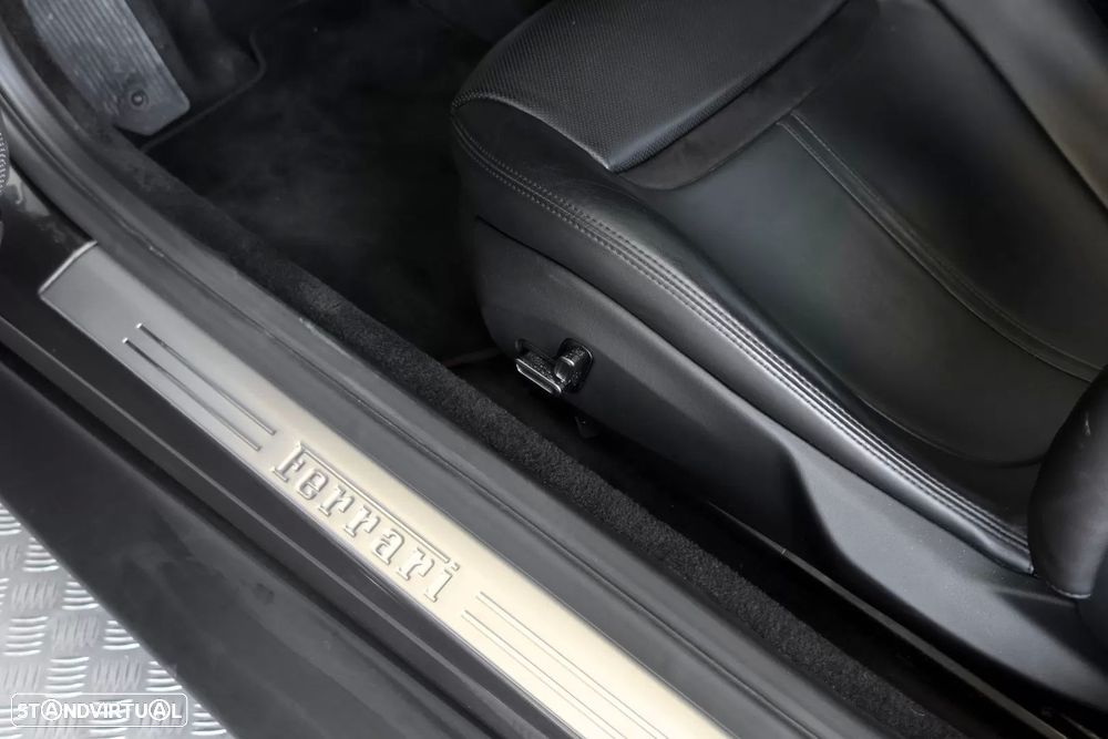 Ferrari Roma 3.9 Twin-Turbo V8 — fotografia 17