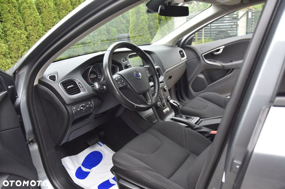 Volvo V40 D2 Geartronic Momentum - 17
