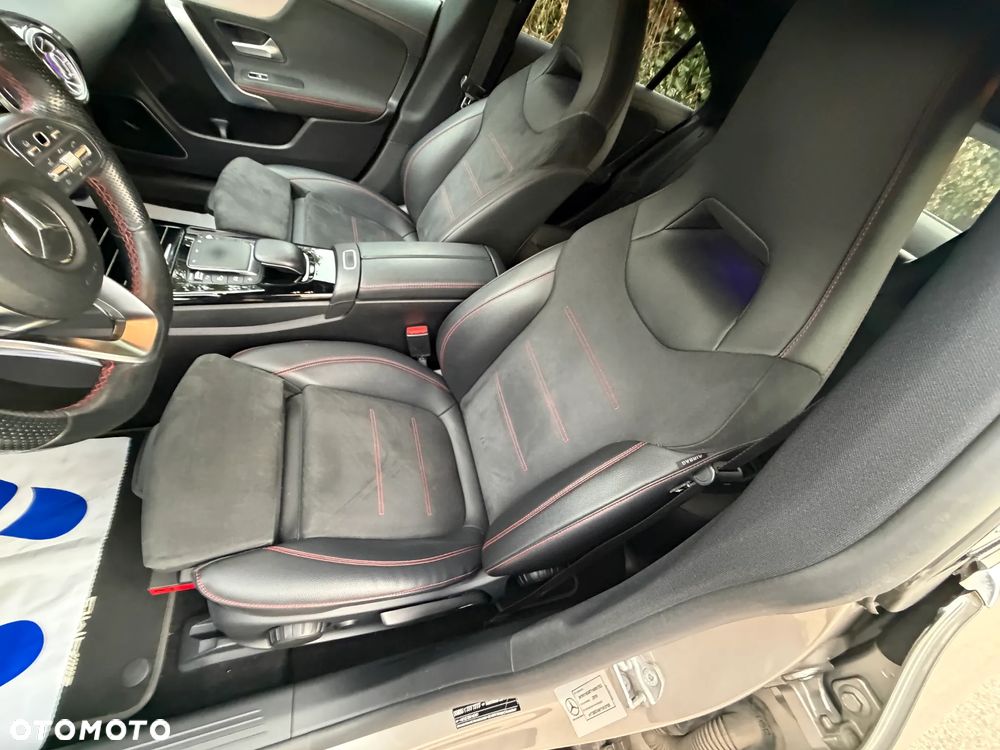 Mercedes-Benz CLA 200 4-Matic AMG Line 8G-DCT - 11