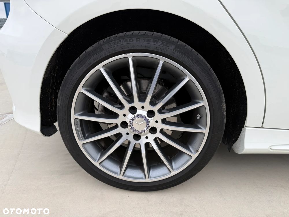 Mercedes-Benz Klasa A 250 4Matic 7G-DCT AMG Line - 19