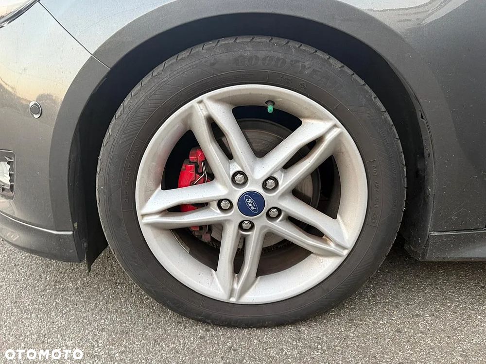 Ford Focus 1.5 EcoBlue Start-Stopp-System ST-LINE DESIGN - 36