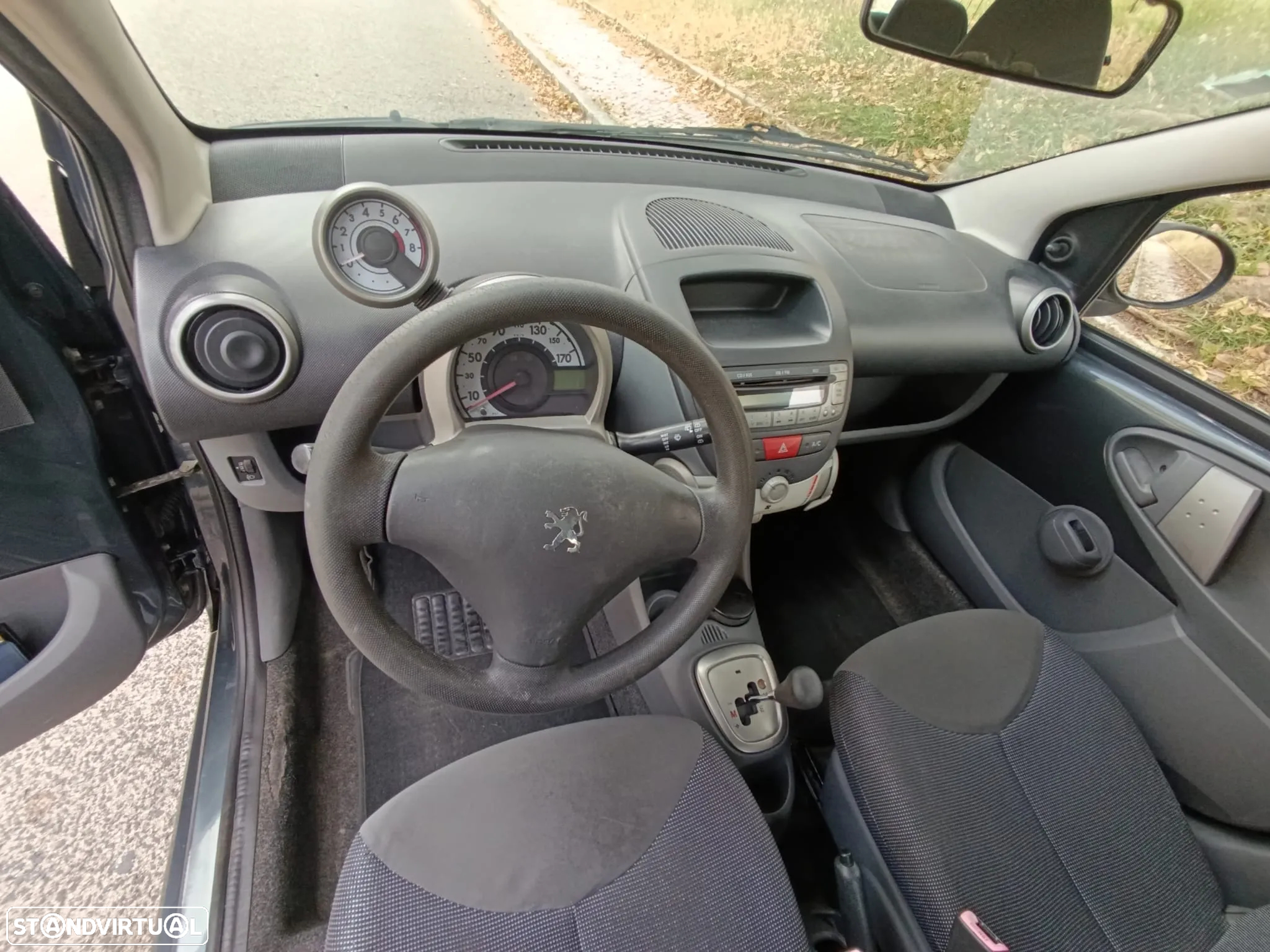 Peugeot 107 1.0 Urban 2 Tronic - 23