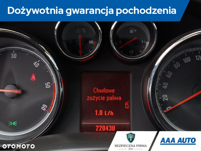 Opel Insignia - 11
