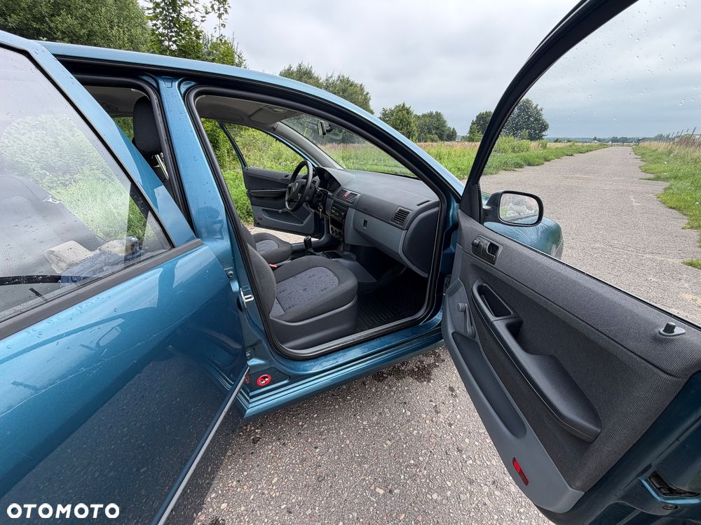 Skoda Fabia 2003 photo 5
