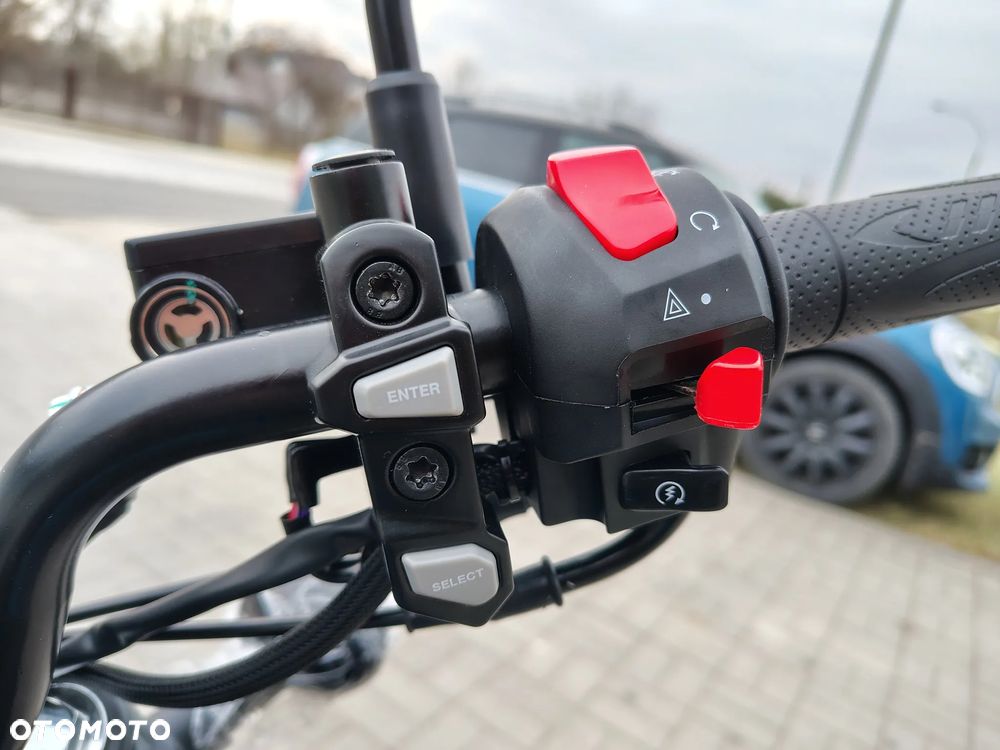 QJMOTOR SRV 125 - 14