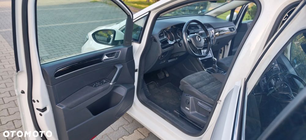 Volkswagen Touran - 14