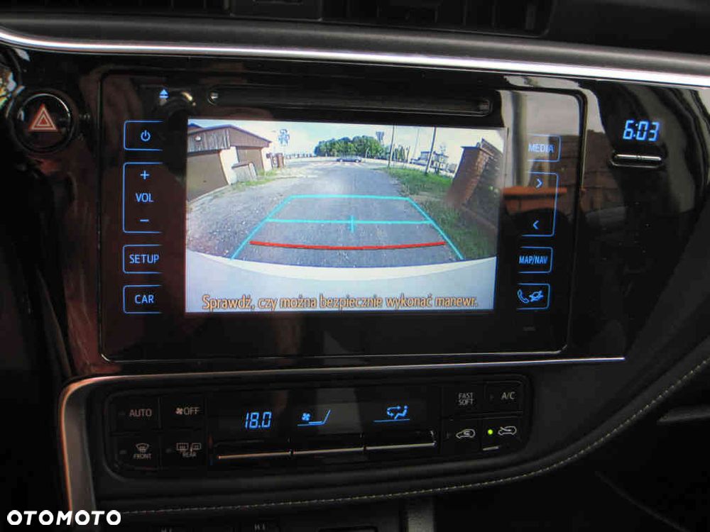Toyota Auris Hybrid 135 Premium - 3