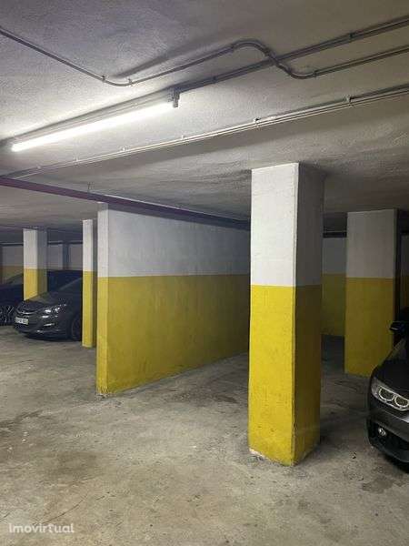 Lugar de garagem pequeno . Prelada - Grande imagem: 4/4