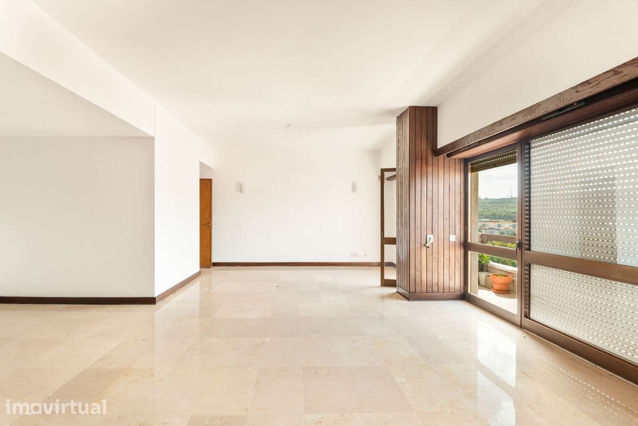 Apartamento T4 com estacionamento, Estrada da Luz, Lisboa - Grande imagem: 3/26