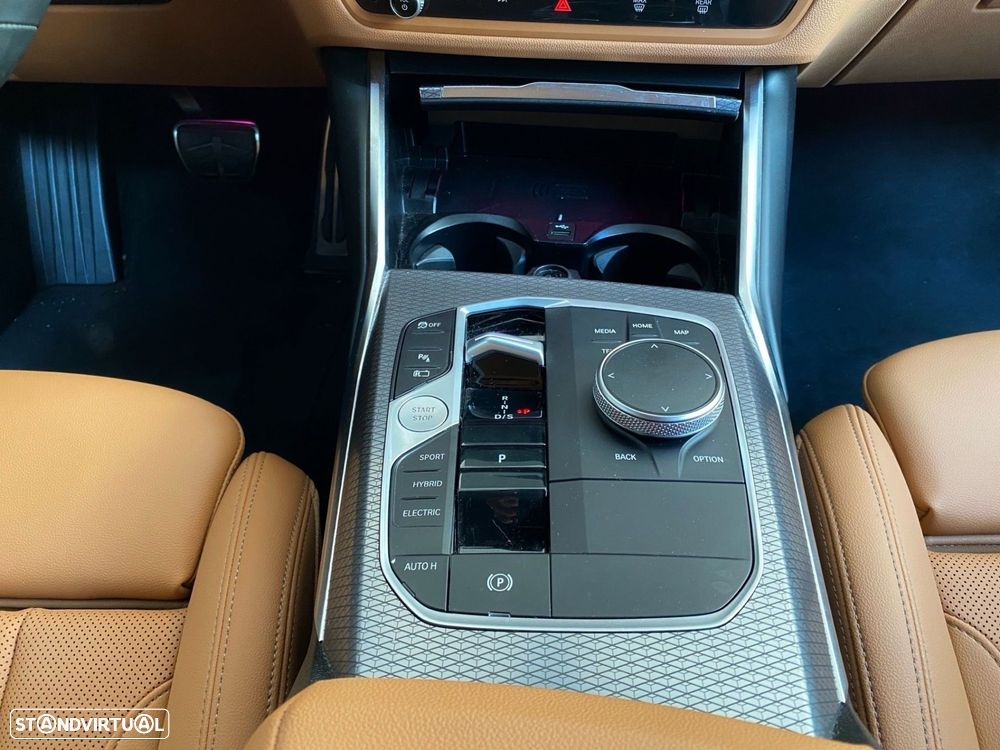BMW 330 e Pack Desportivo M Auto - 14
