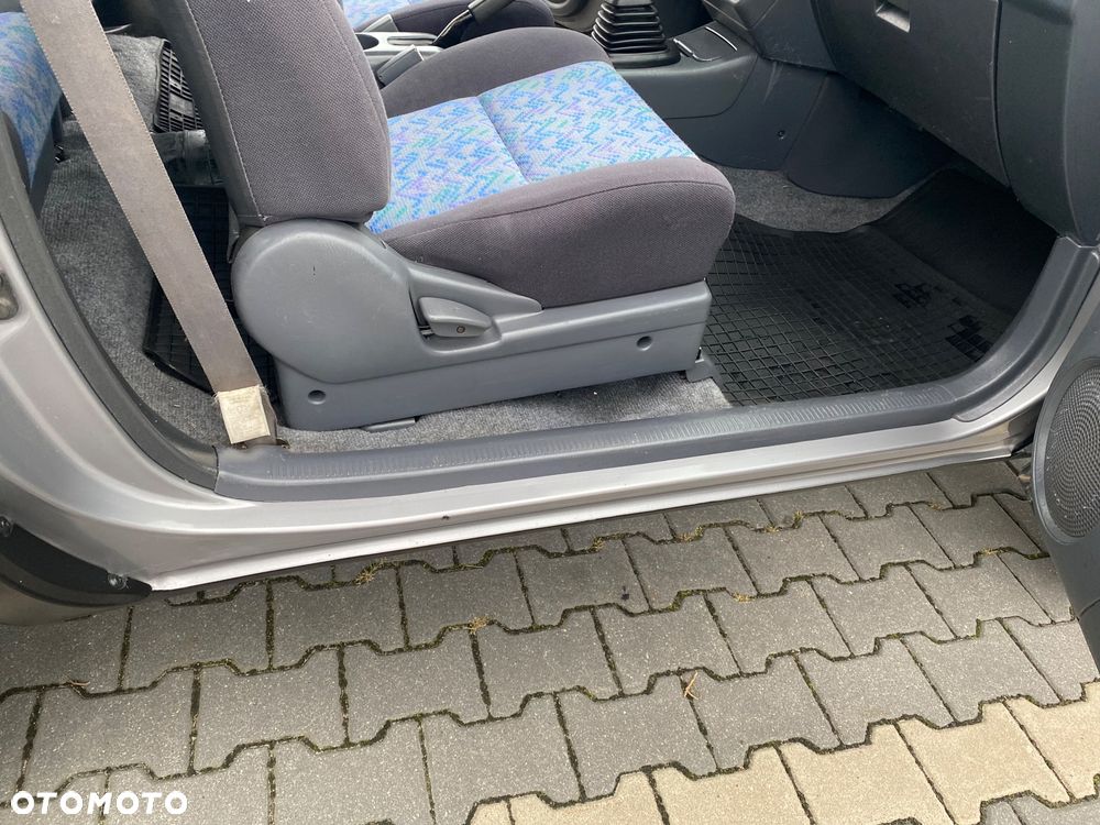 Toyota RAV4 - 18