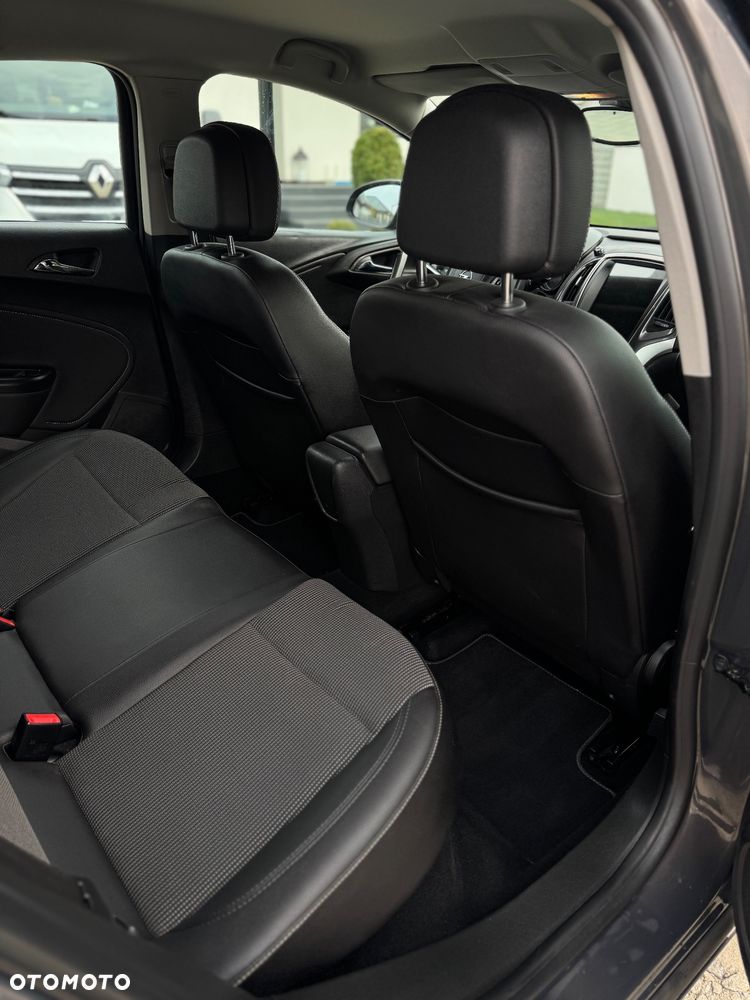 Opel Astra 1.4 T Cosmo - 18