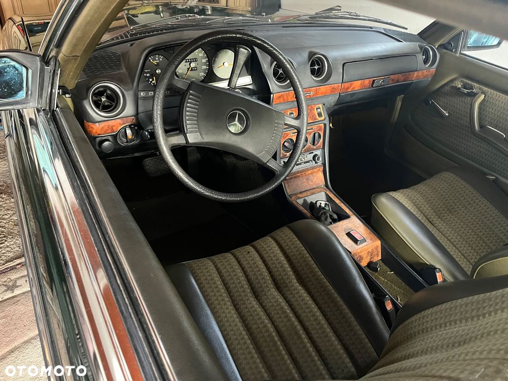 Mercedes-Benz W123 - 26