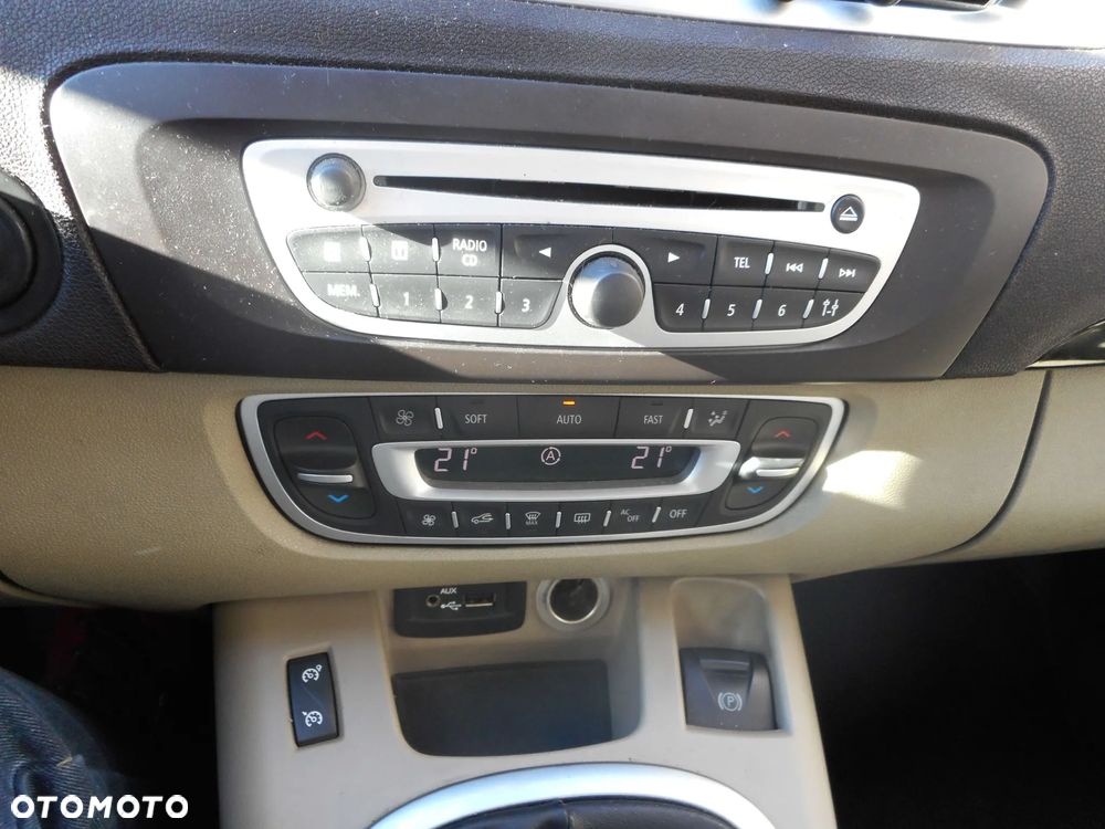 Renault Grand Scenic - 10