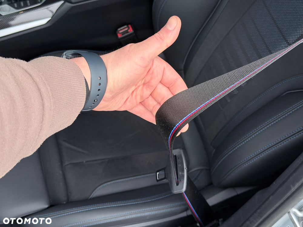 BMW Seria 3 330e PHEV M Sport - 23