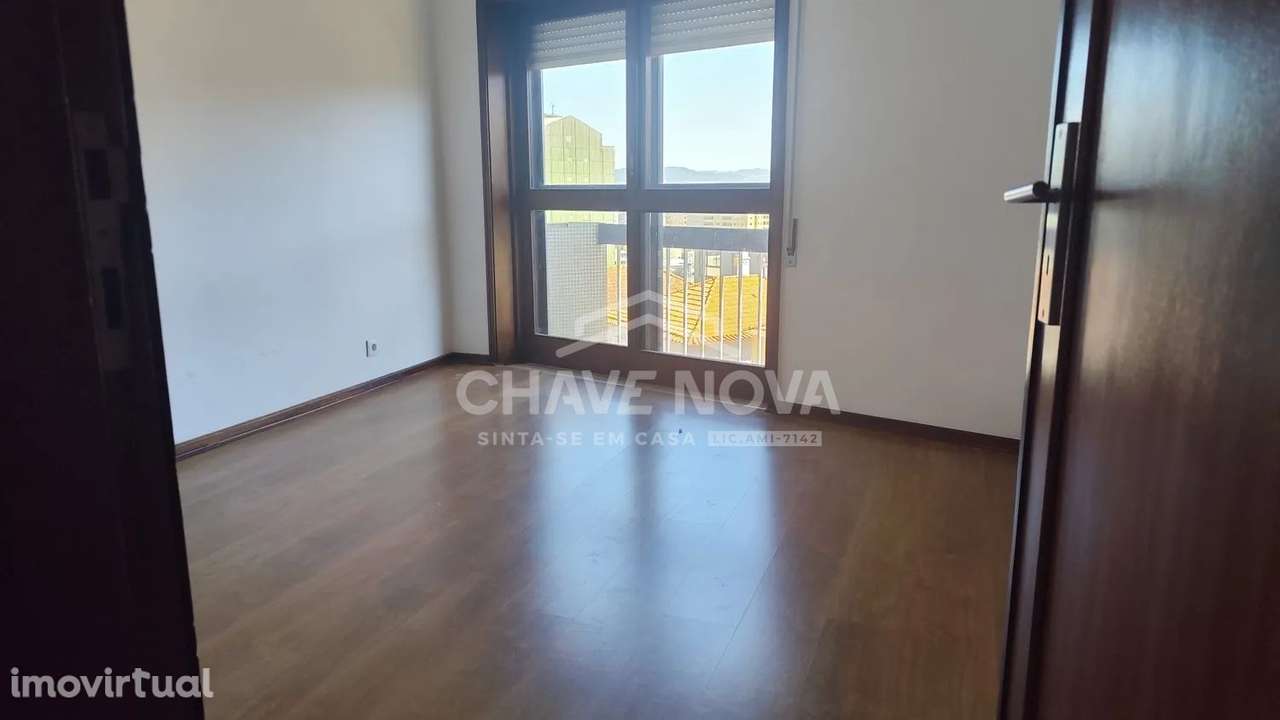 T2 c/garagem box em Mafamude (350m Estação Metro) - Grande imagem: 2/13